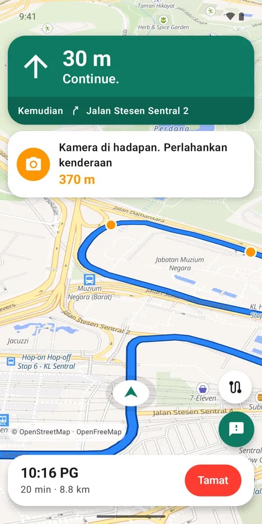 Arah di Android semasa navigasi, dengan amaran kamera 370 m di hadapan dan waktu tiba